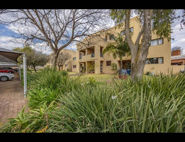 2 BEDROOM APARTMENT FOR SALE IN WATERKLOOF RIDGE